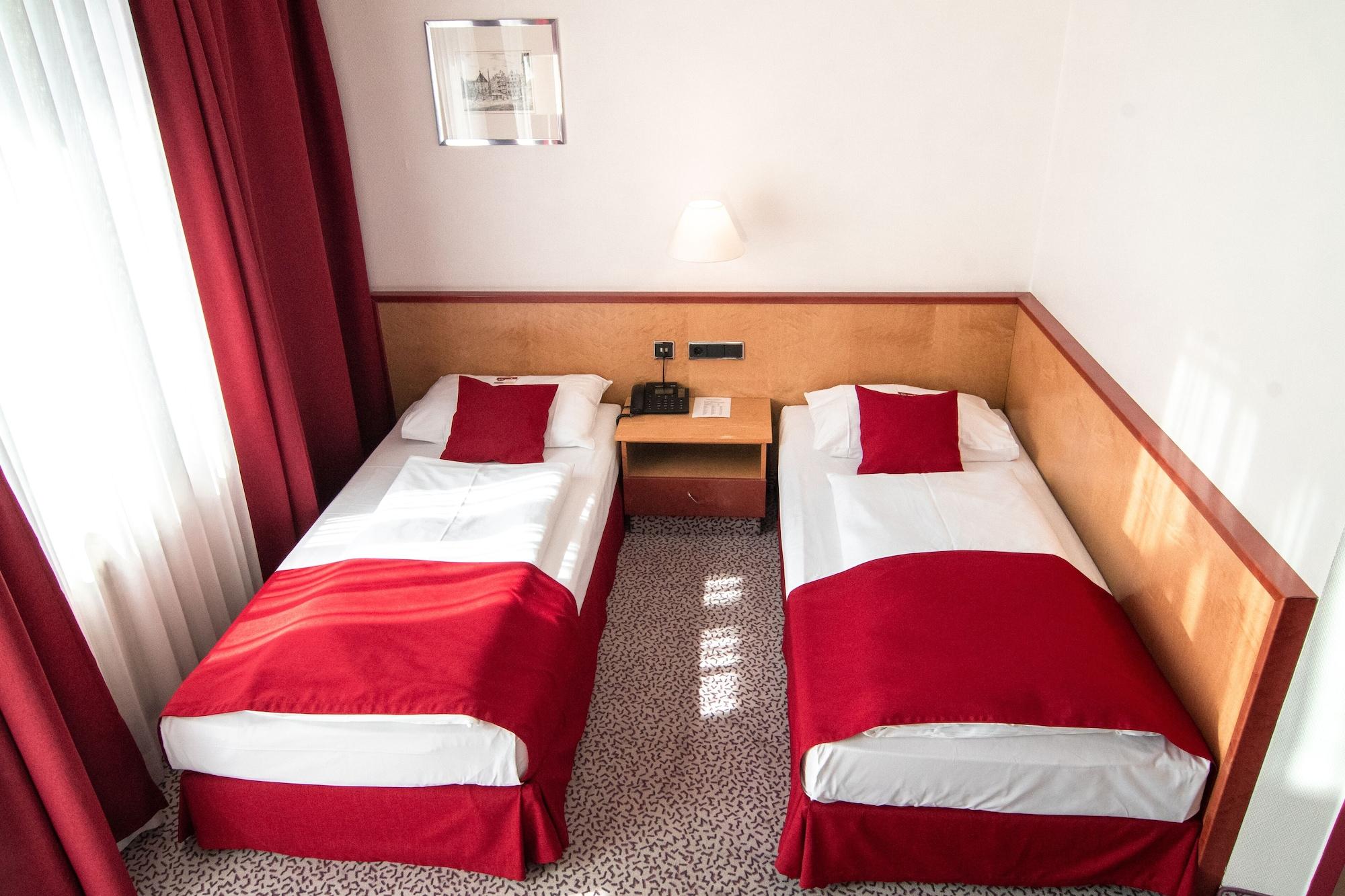Leomar Hotel Ulm Kültér fotó