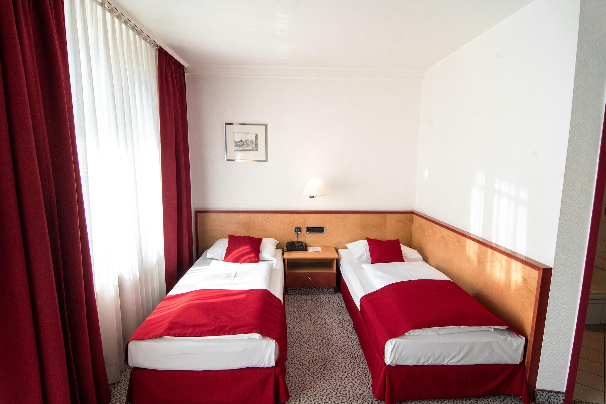 Leomar Hotel Ulm Kültér fotó