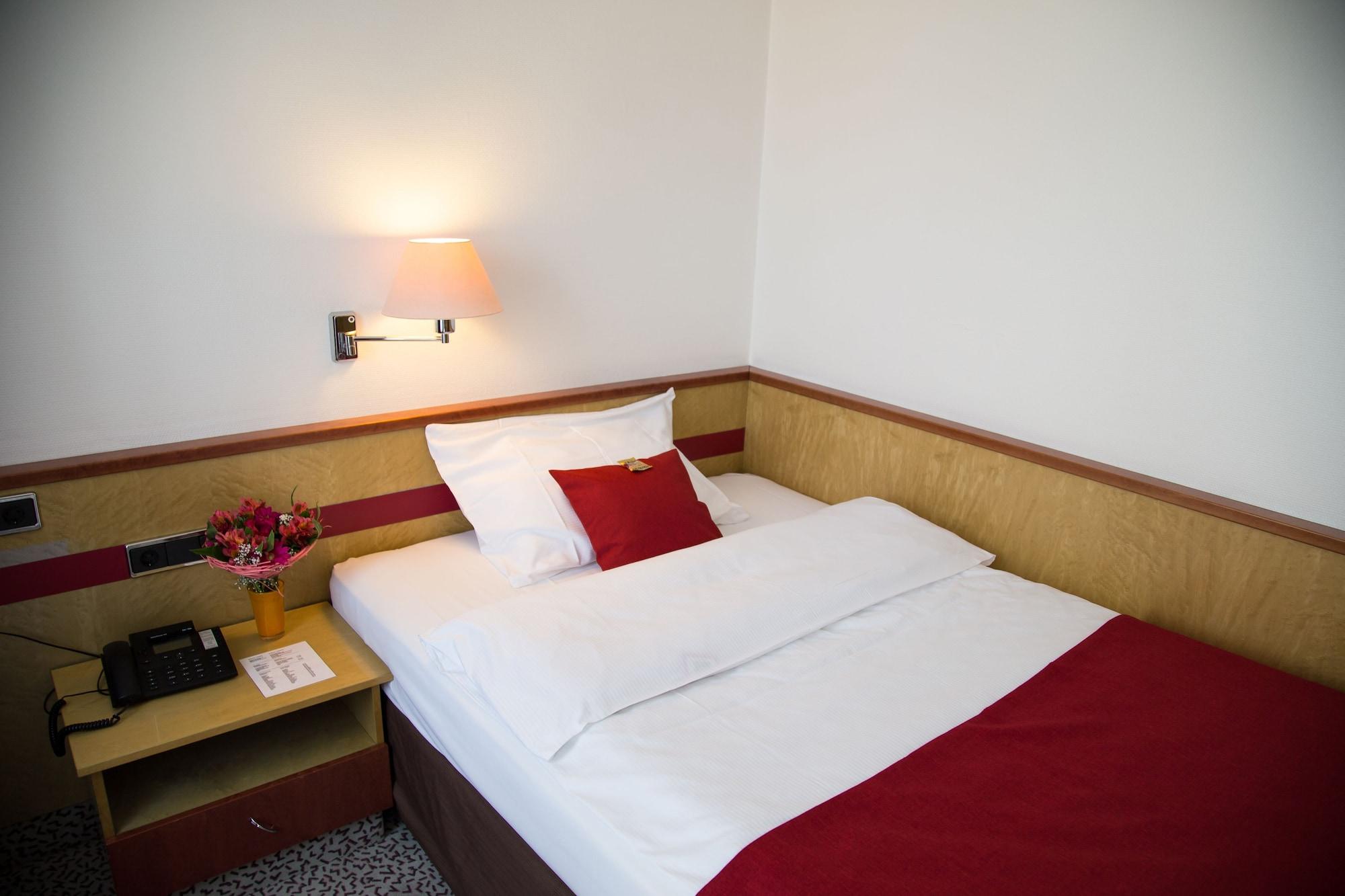 Leomar Hotel Ulm Kültér fotó