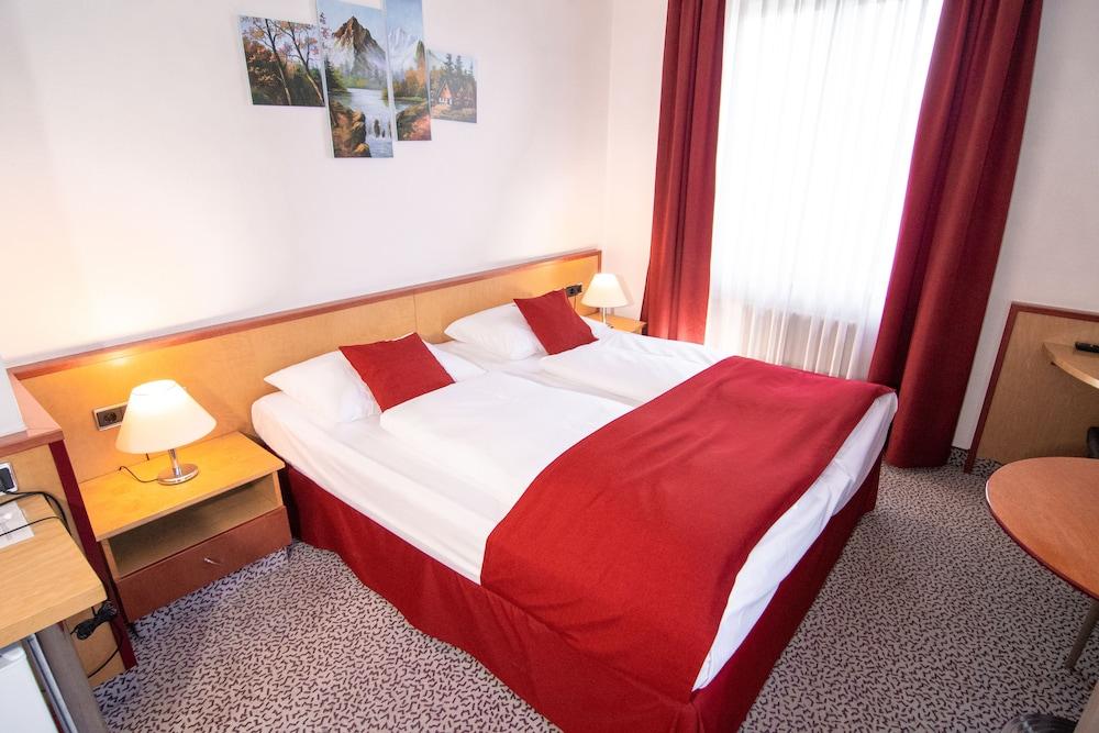 Leomar Hotel Ulm Kültér fotó