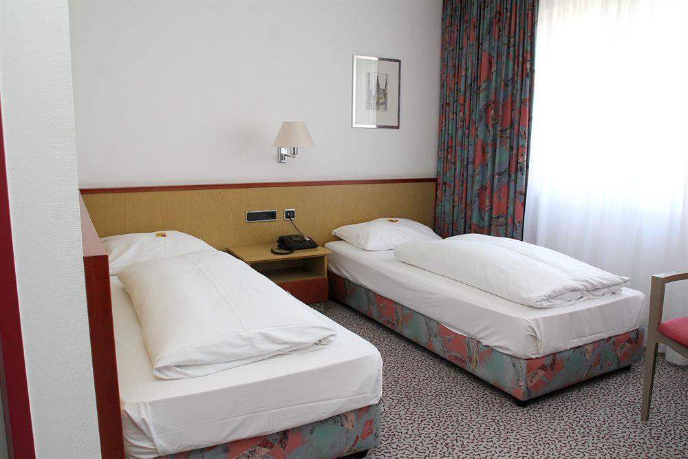 Leomar Hotel Ulm Kültér fotó
