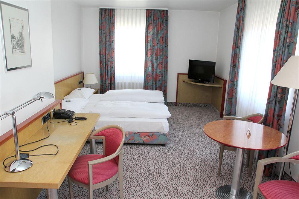 Leomar Hotel Ulm Kültér fotó