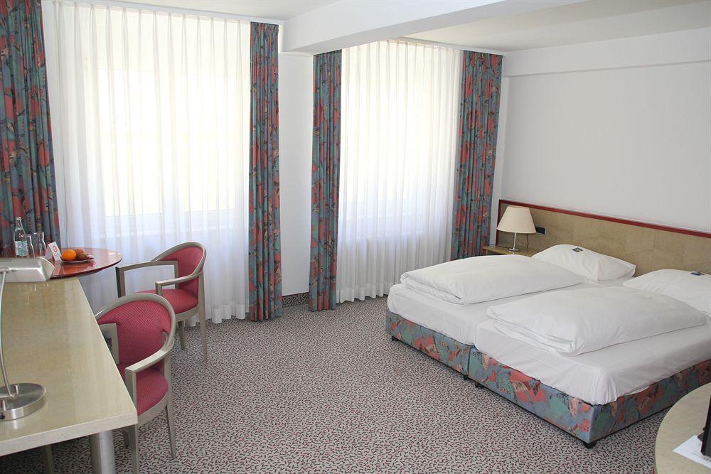 Leomar Hotel Ulm Kültér fotó