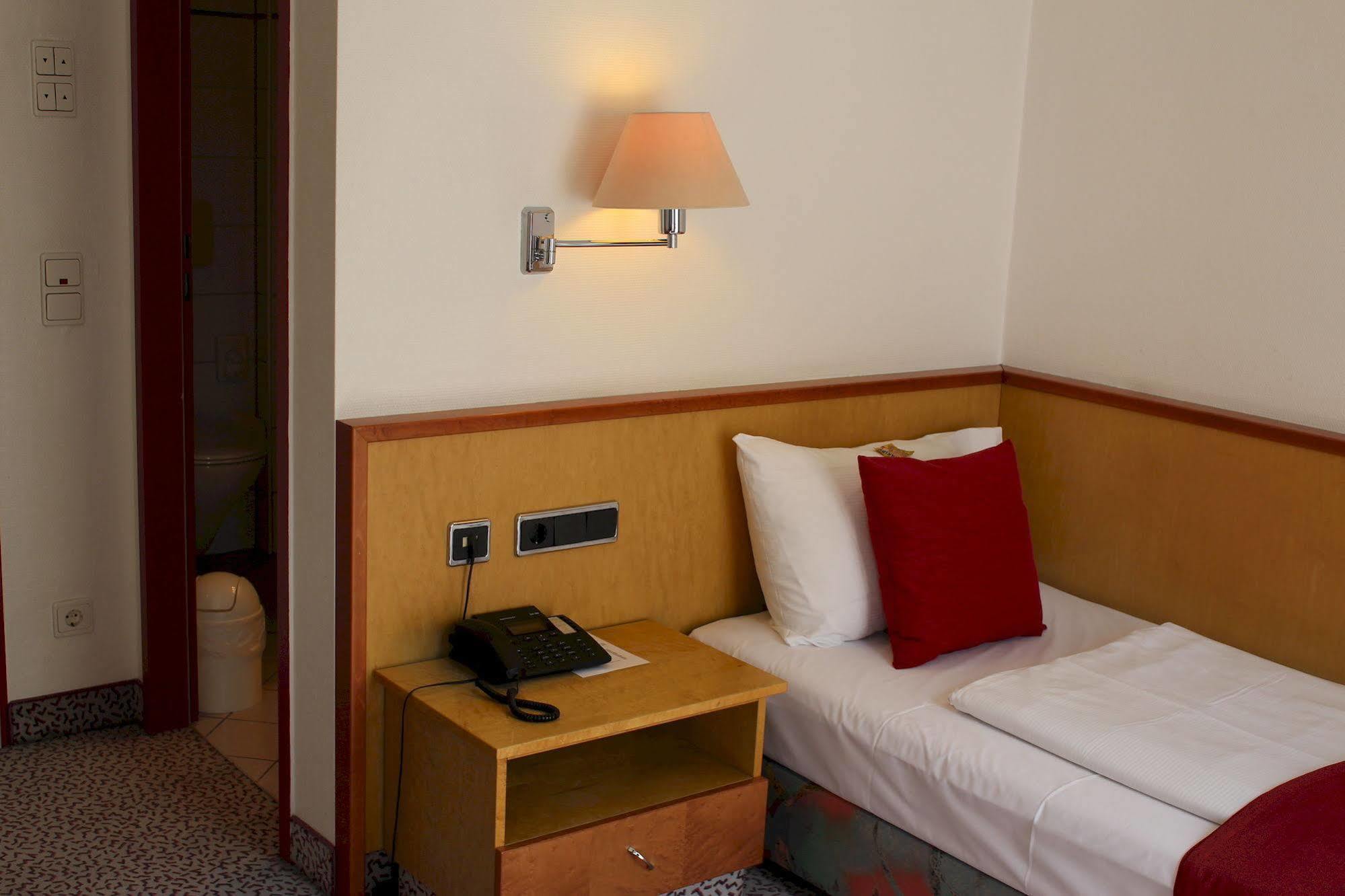 Leomar Hotel Ulm Kültér fotó
