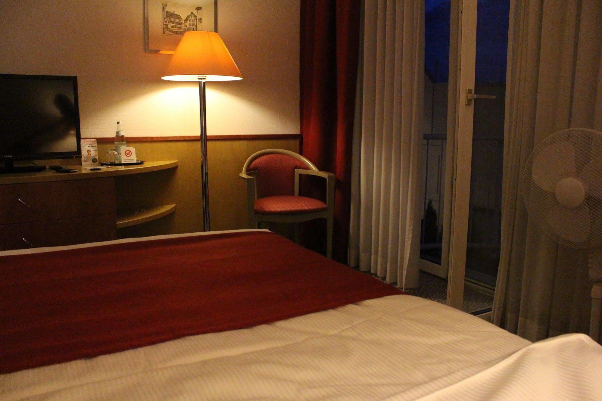 Leomar Hotel Ulm Kültér fotó